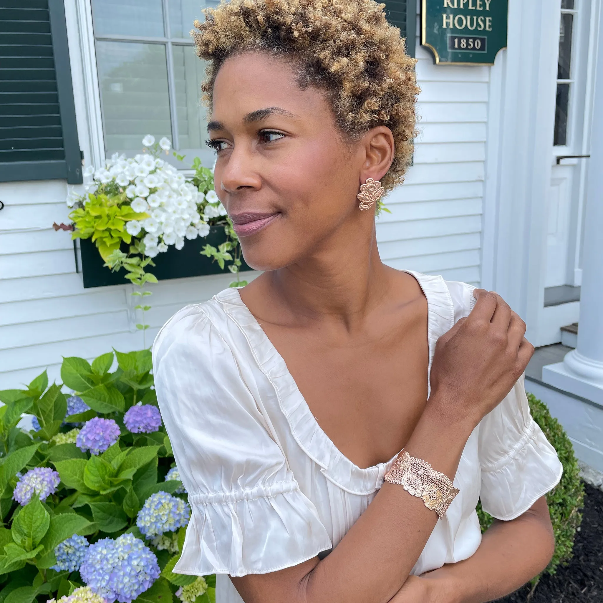 Donna - Lace Flower Cuff Bracelet in 24k gold or rose gold