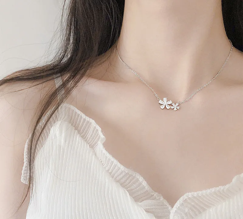 Five Valve Flower Chain Necklace