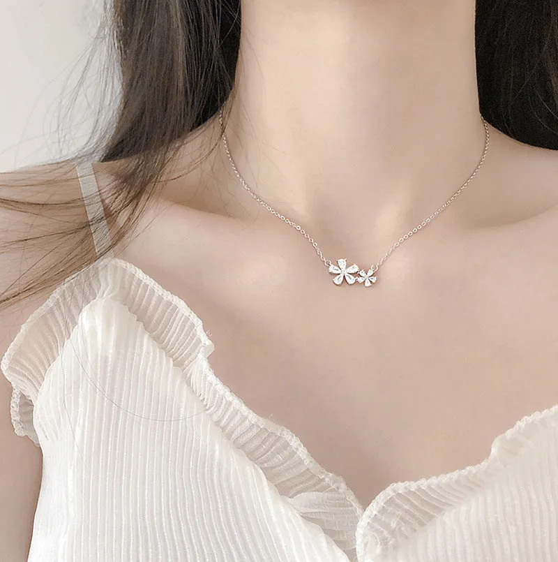 Five Valve Flower Chain Necklace