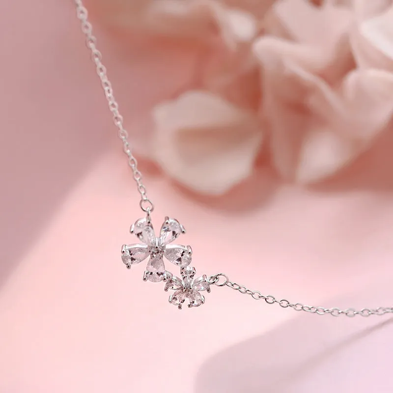 Five Valve Flower Chain Necklace