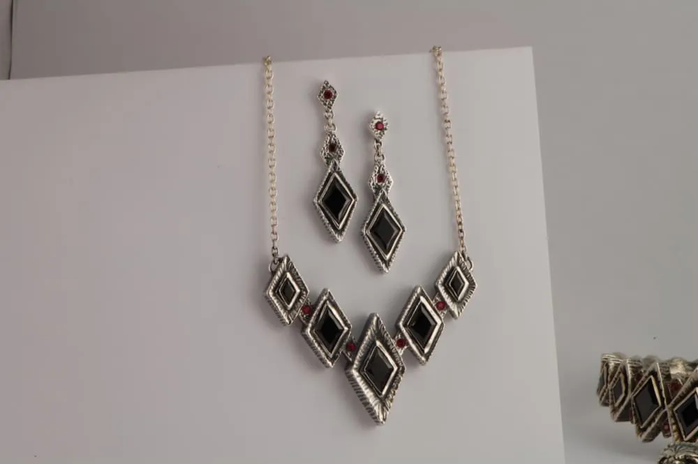 Medieval V-Shaped Black Gemstone Necklace, Sterling Silver