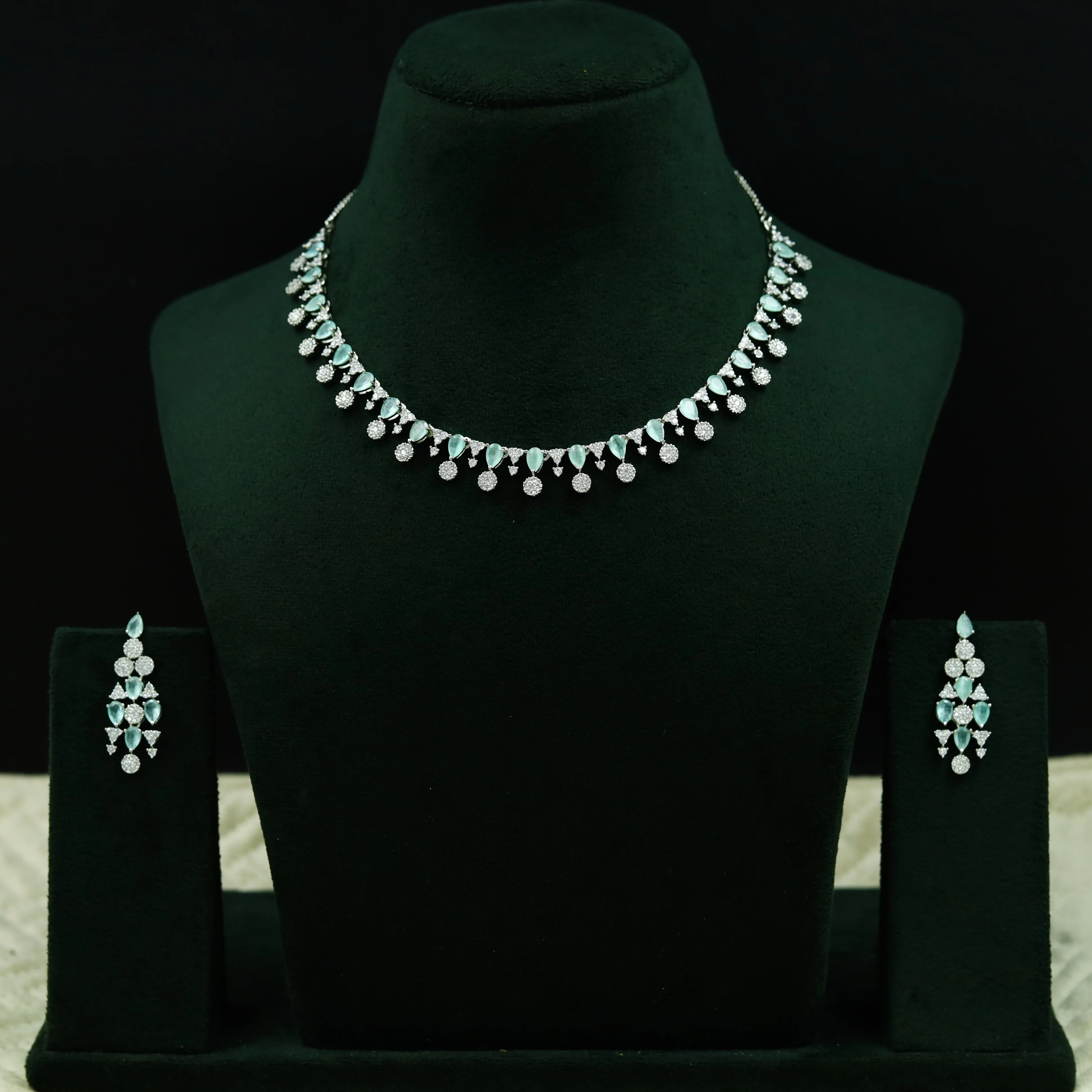 Round Neck Zircon/AD Necklace Set 12763-68