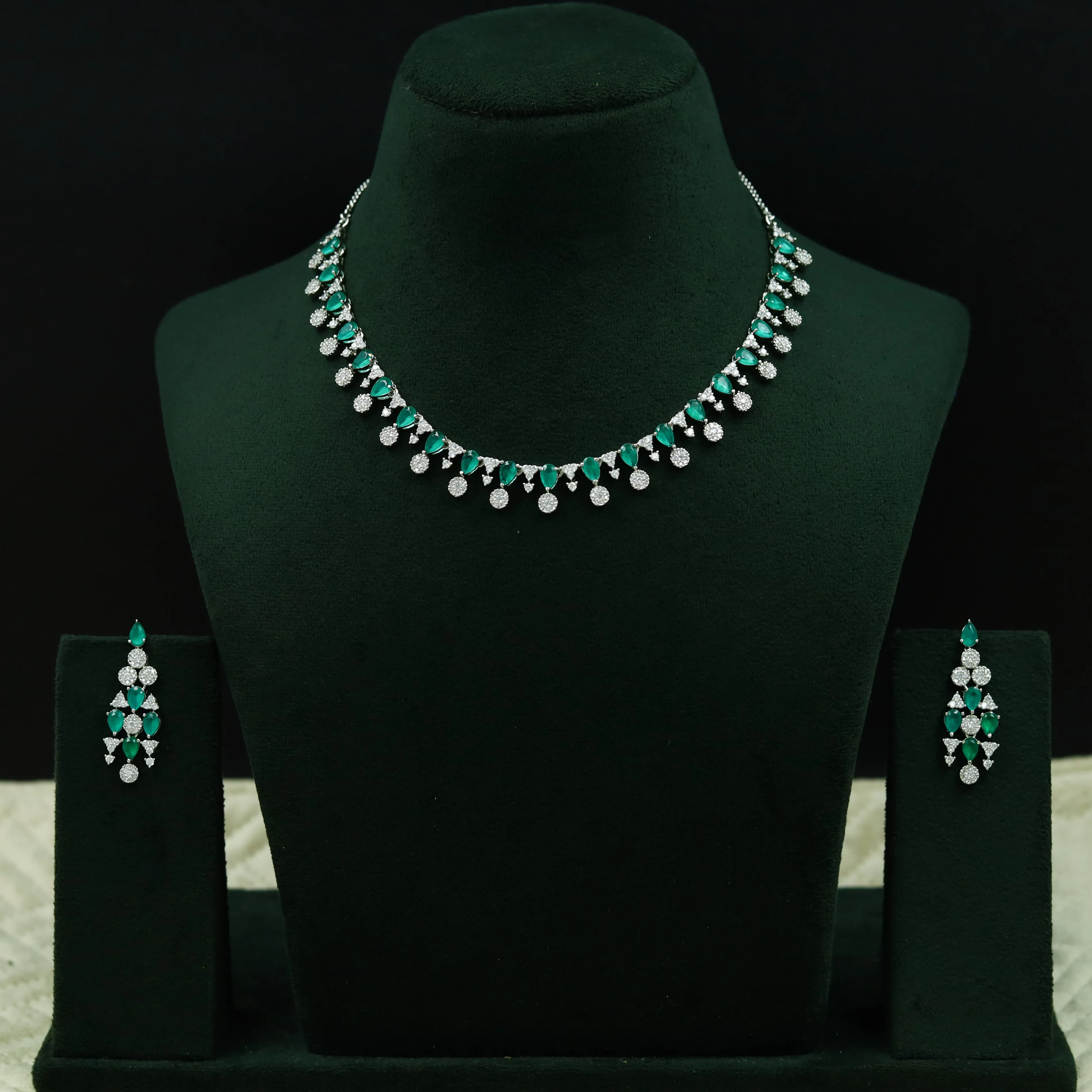 Round Neck Zircon/AD Necklace Set 12763-68