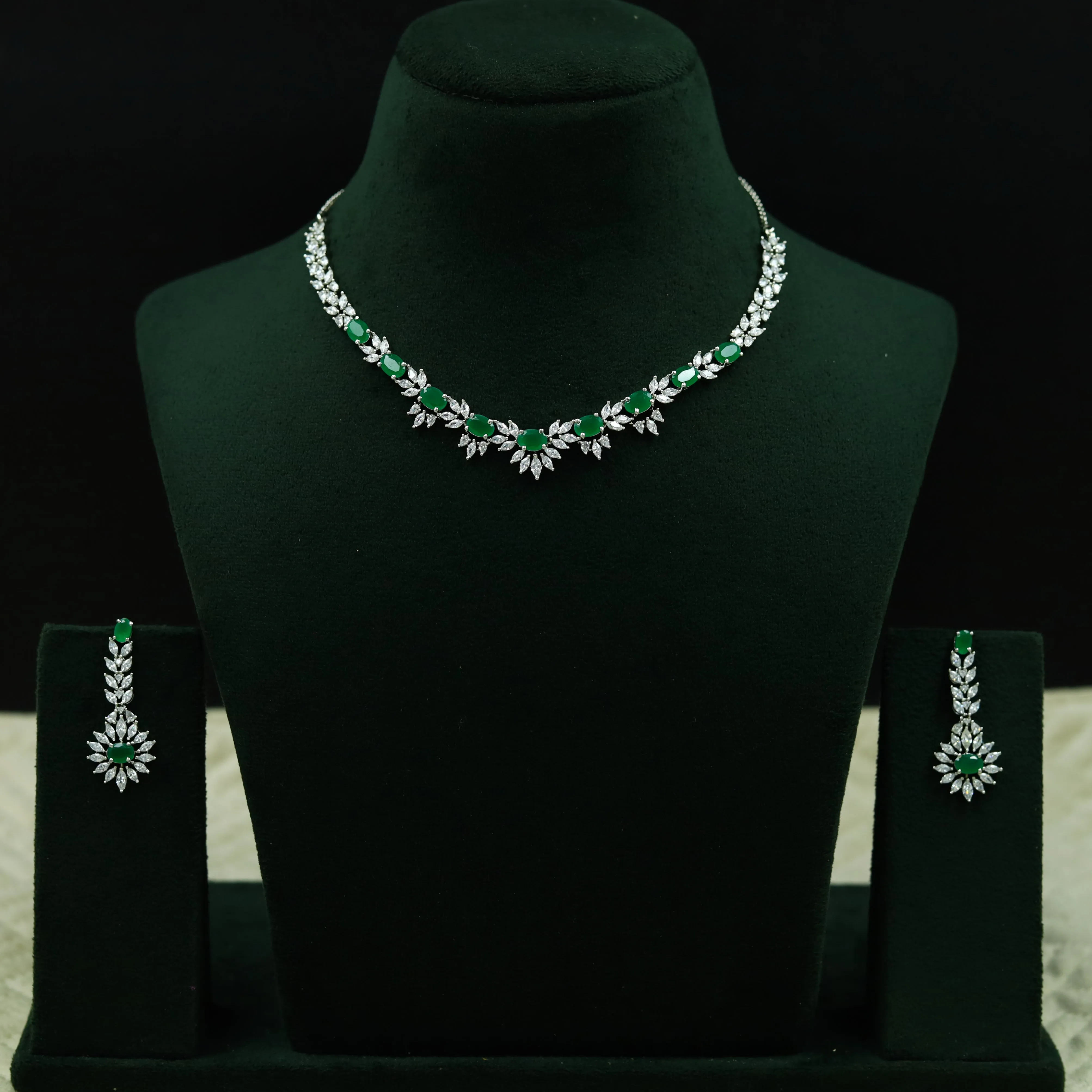 Round Neck Zircon/AD Necklace Set 12764-68